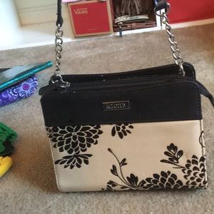 Interchangeable purse